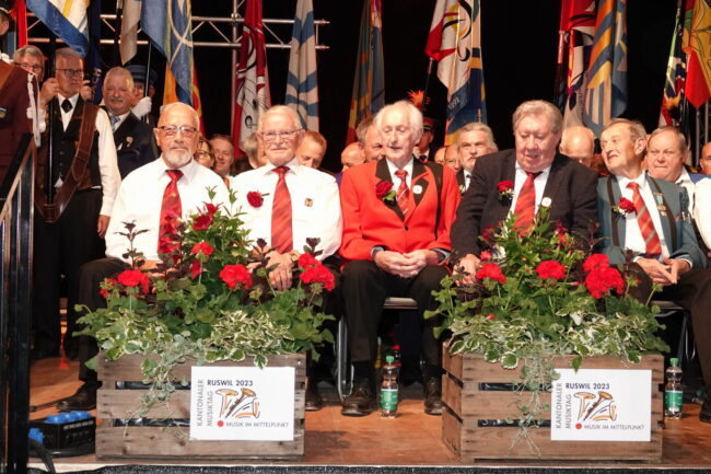 Veteranenehrung des LKBV am Luzerner Kantonal Musiktag Ruswil